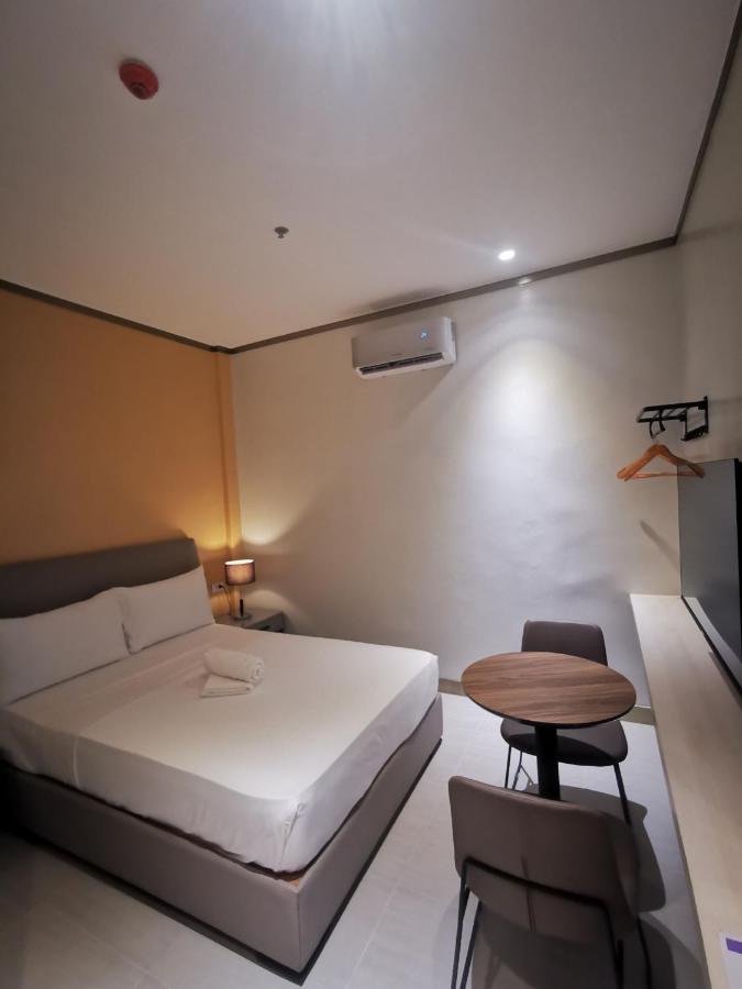 Yes Hotel Imus Cavite Exterior foto